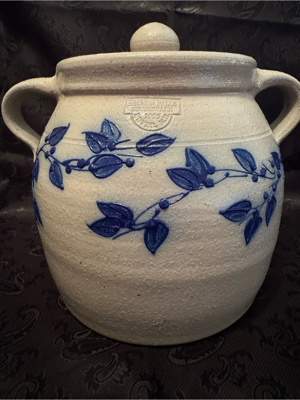 Salmon Falls Pottery 1995 Blueberry Vine Bean Pot